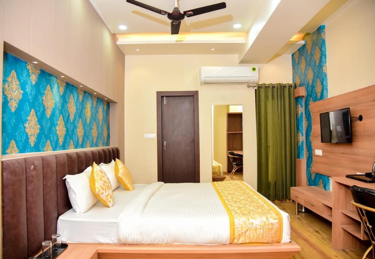 Hotel Olive Crown ลัคเนา ภายนอก รูปภาพ