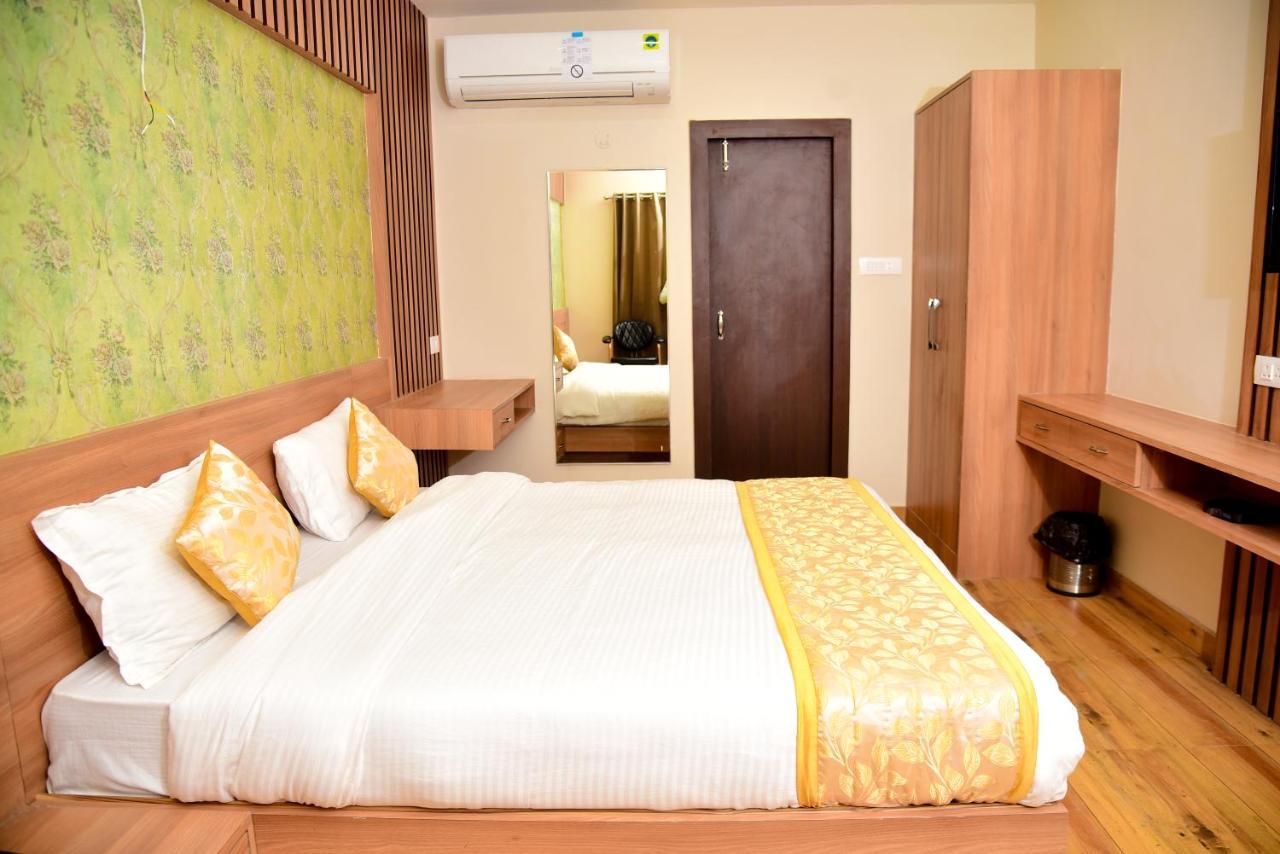 Hotel Olive Crown ลัคเนา ภายนอก รูปภาพ