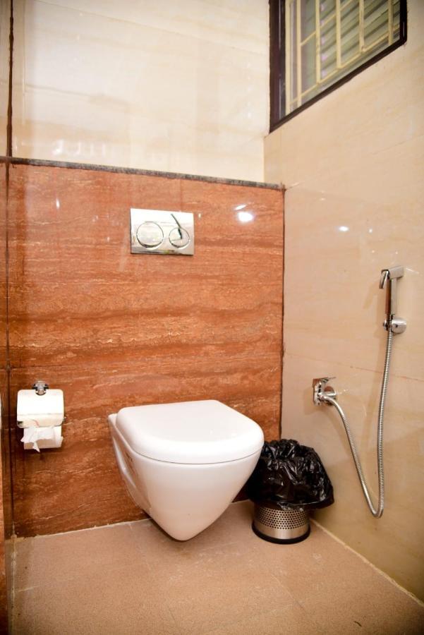 Hotel Olive Crown ลัคเนา ภายนอก รูปภาพ